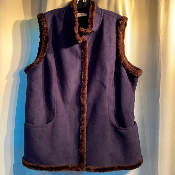 D& Co Jackets & Blazers - D & Co Furry Vest, Size XL